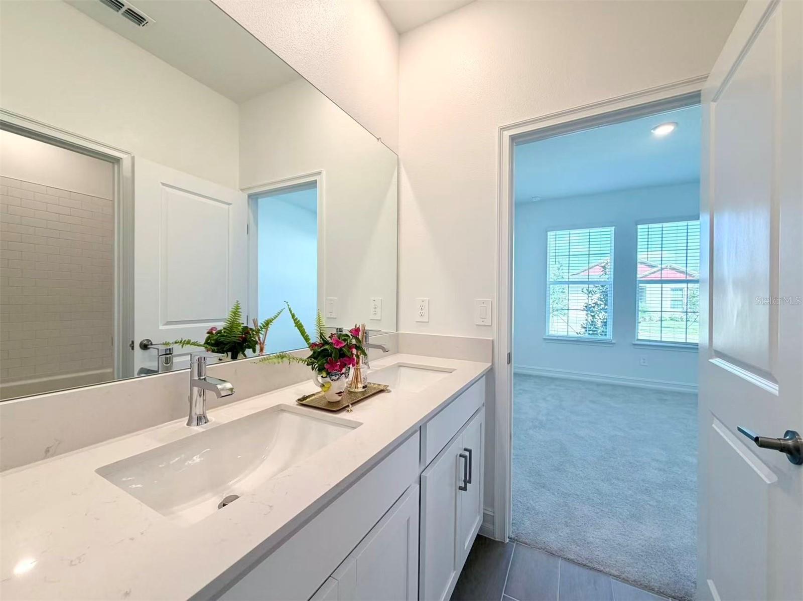 TWO RIVERS - Residential Lease