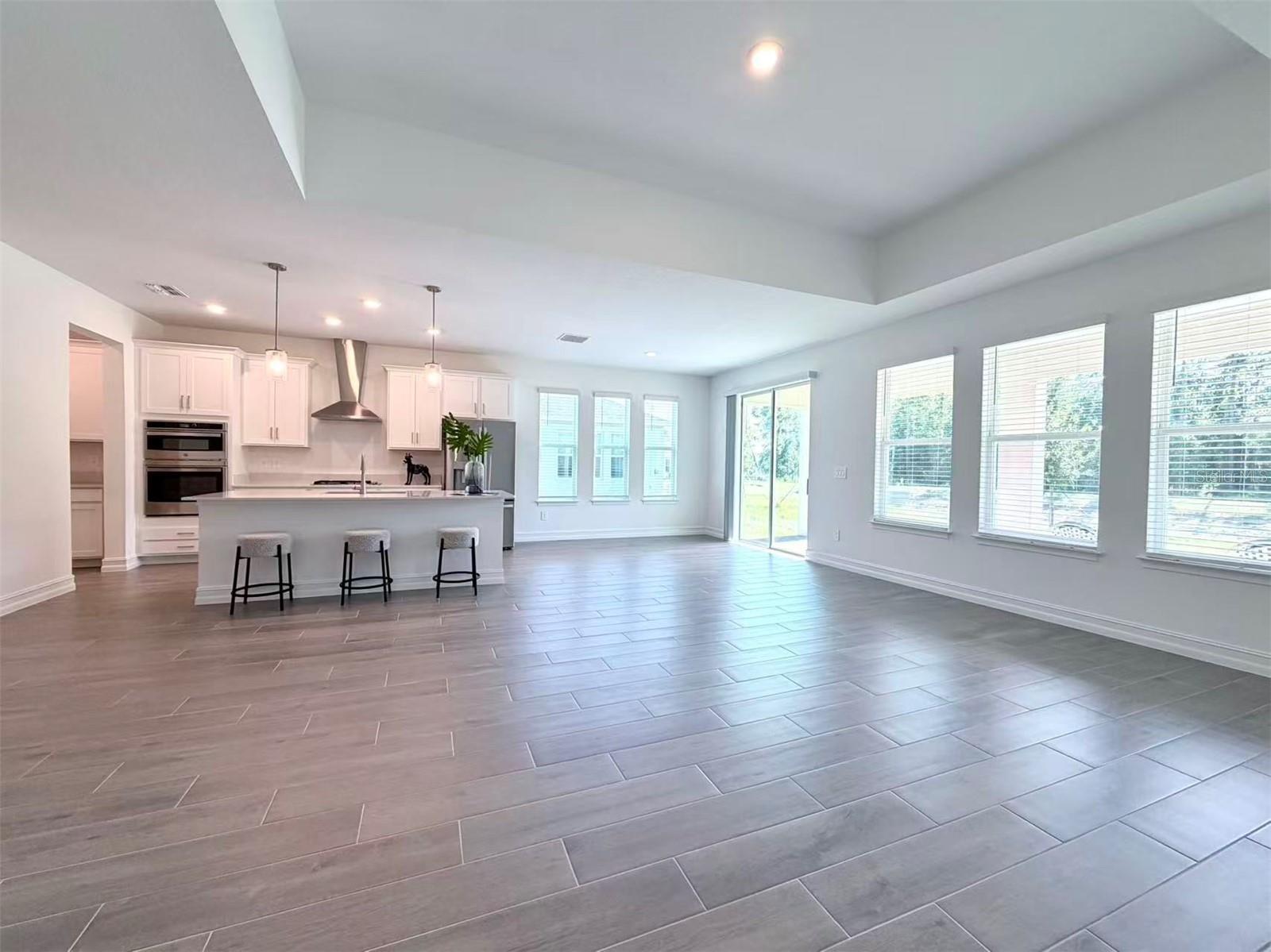 TWO RIVERS - Residential Lease