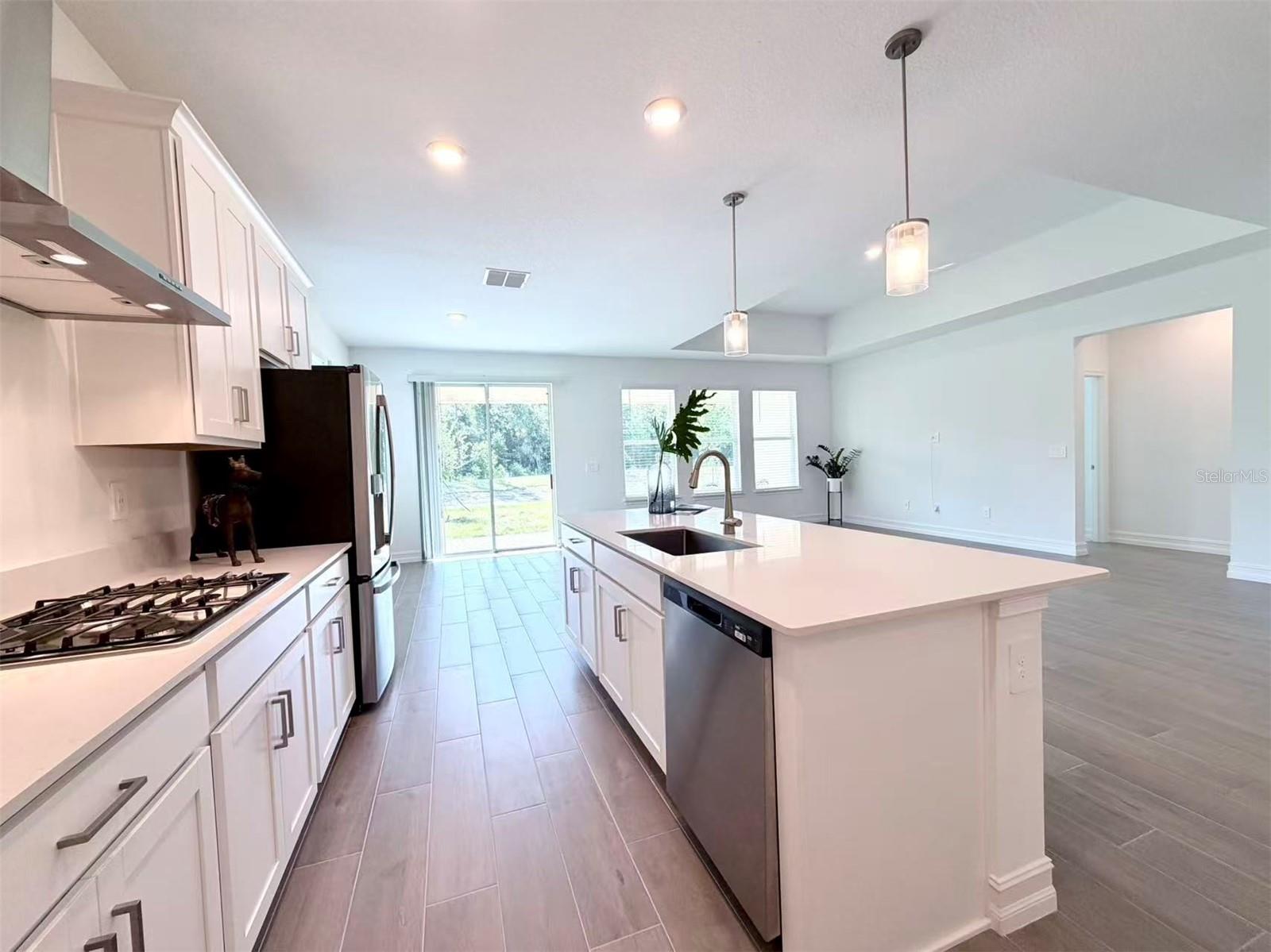 TWO RIVERS - Residential Lease