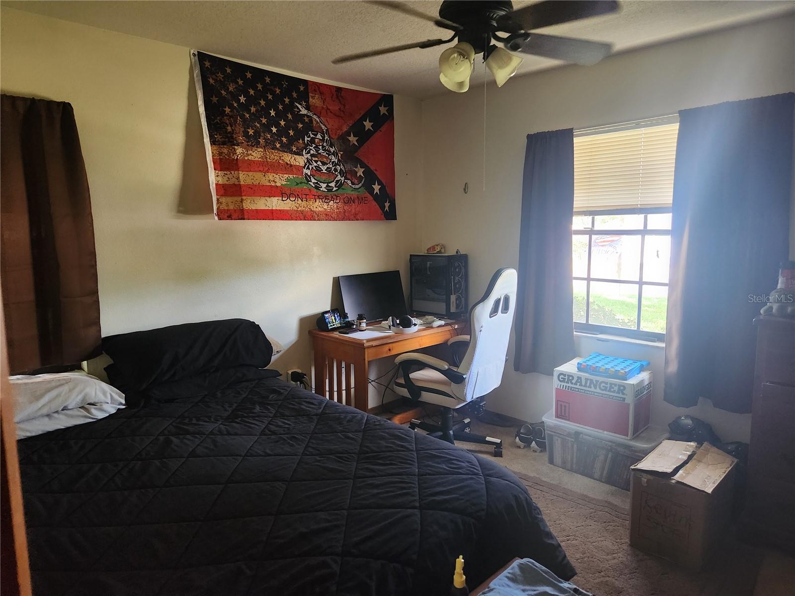 SPRING HILL UNIT 16 BLK 995 LOT 17 - Residential