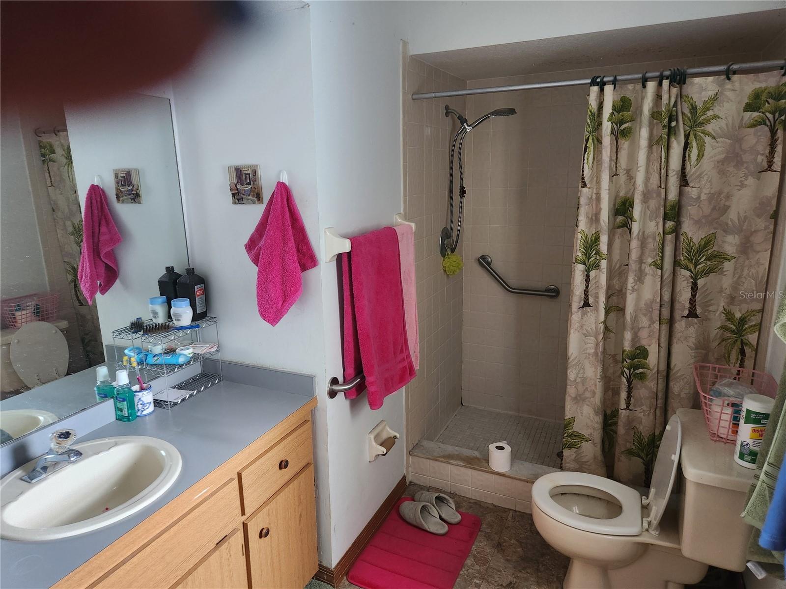 SPRING HILL UNIT 16 BLK 995 LOT 17 - Residential