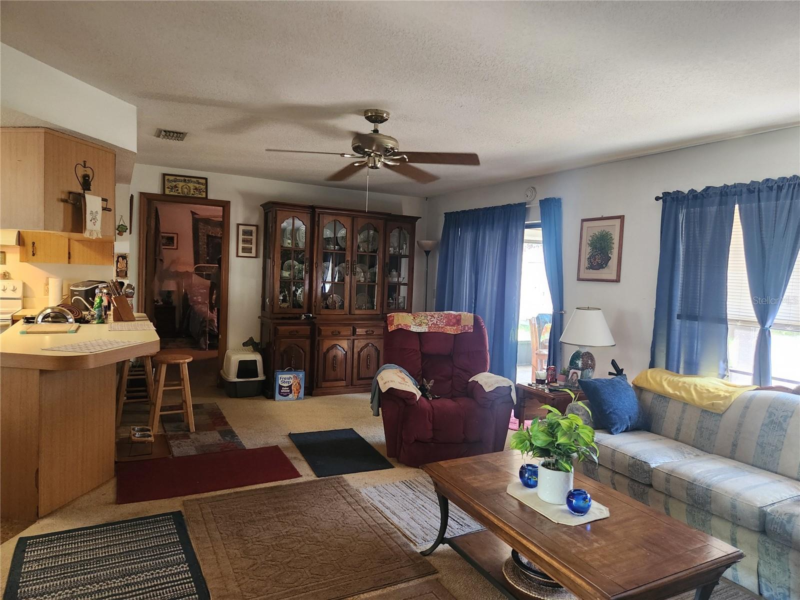 SPRING HILL UNIT 16 BLK 995 LOT 17 - Residential