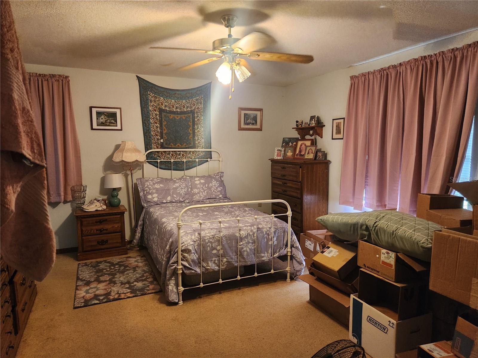 SPRING HILL UNIT 16 BLK 995 LOT 17 - Residential