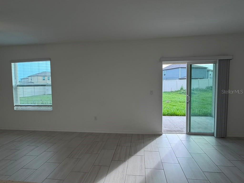 TWO RIVERS - Residential Lease