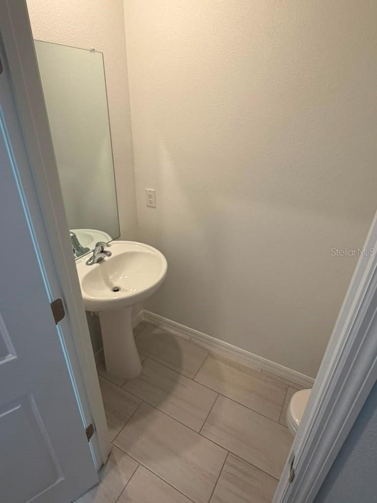 TWO RIVERS - Residential Lease