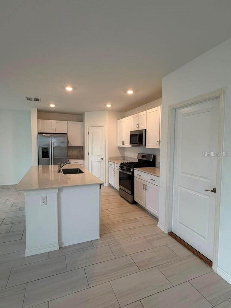 TWO RIVERS - Residential Lease