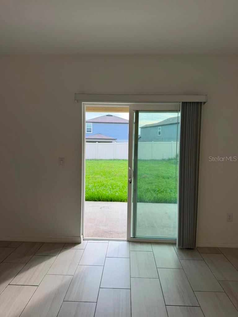 TWO RIVERS - Residential Lease