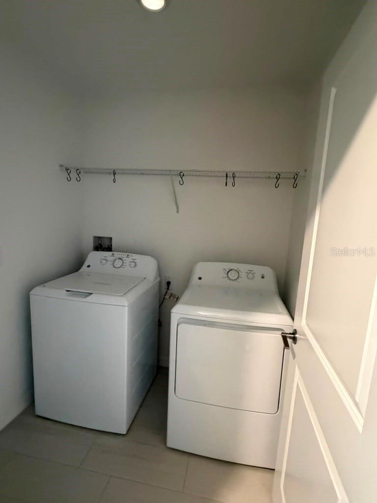 TWO RIVERS - Residential Lease