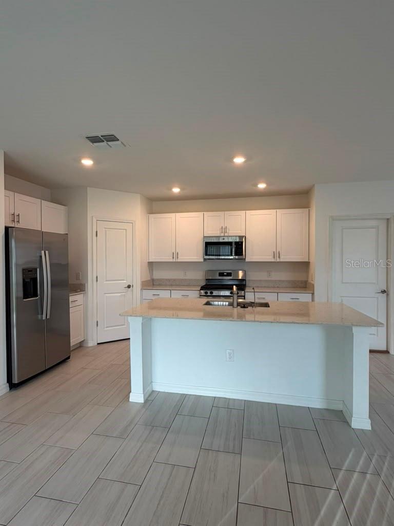 TWO RIVERS - Residential Lease