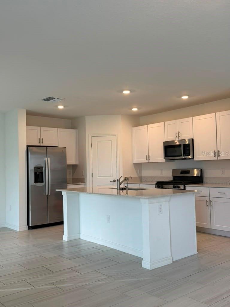 TWO RIVERS - Residential Lease