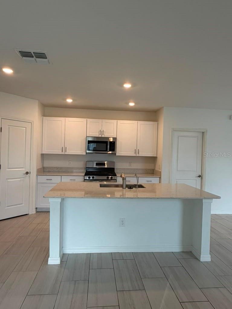 TWO RIVERS - Residential Lease