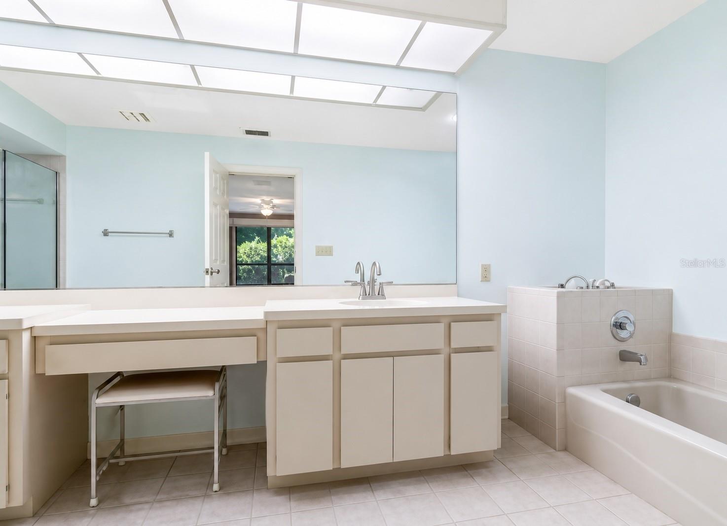 LAKESHORE VILLAGE - Residential
