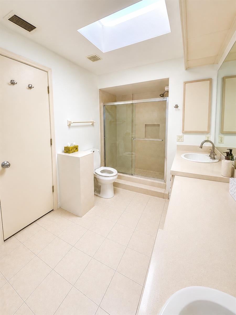 LAKESHORE VILLAGE - Residential