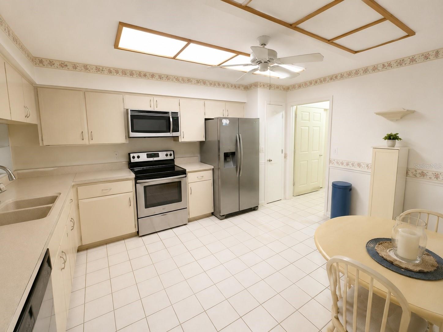 LAKESHORE VILLAGE - Residential