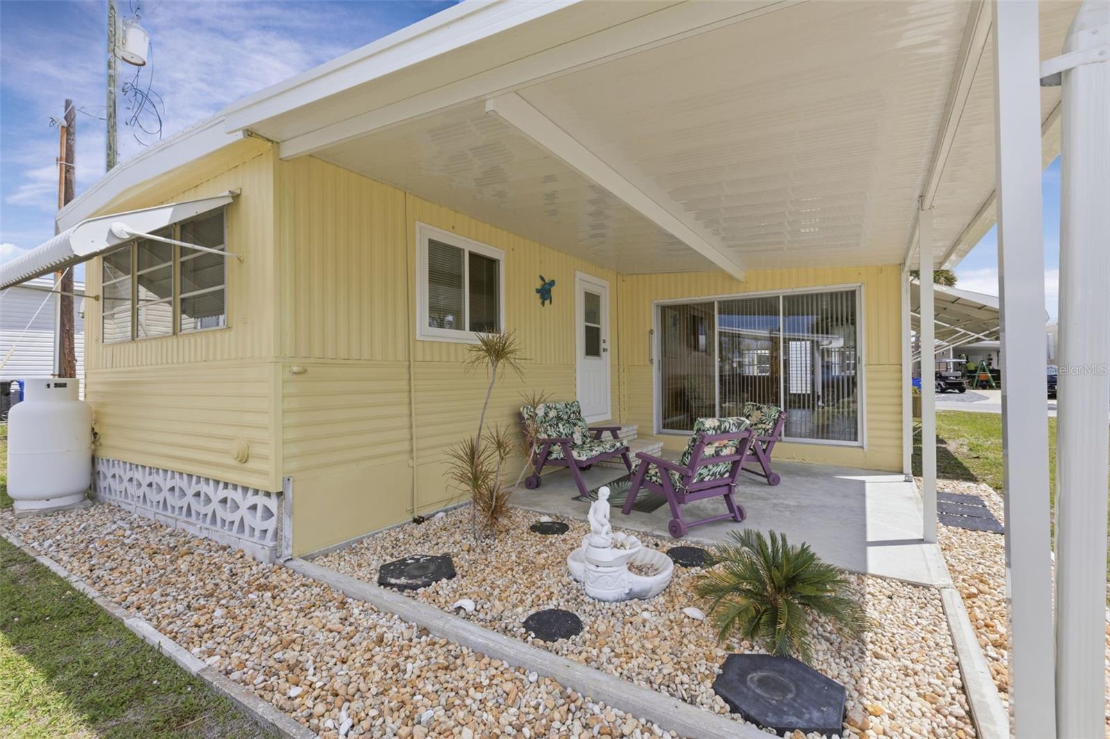 COUNTRY CLUB ESTATES - Residential
