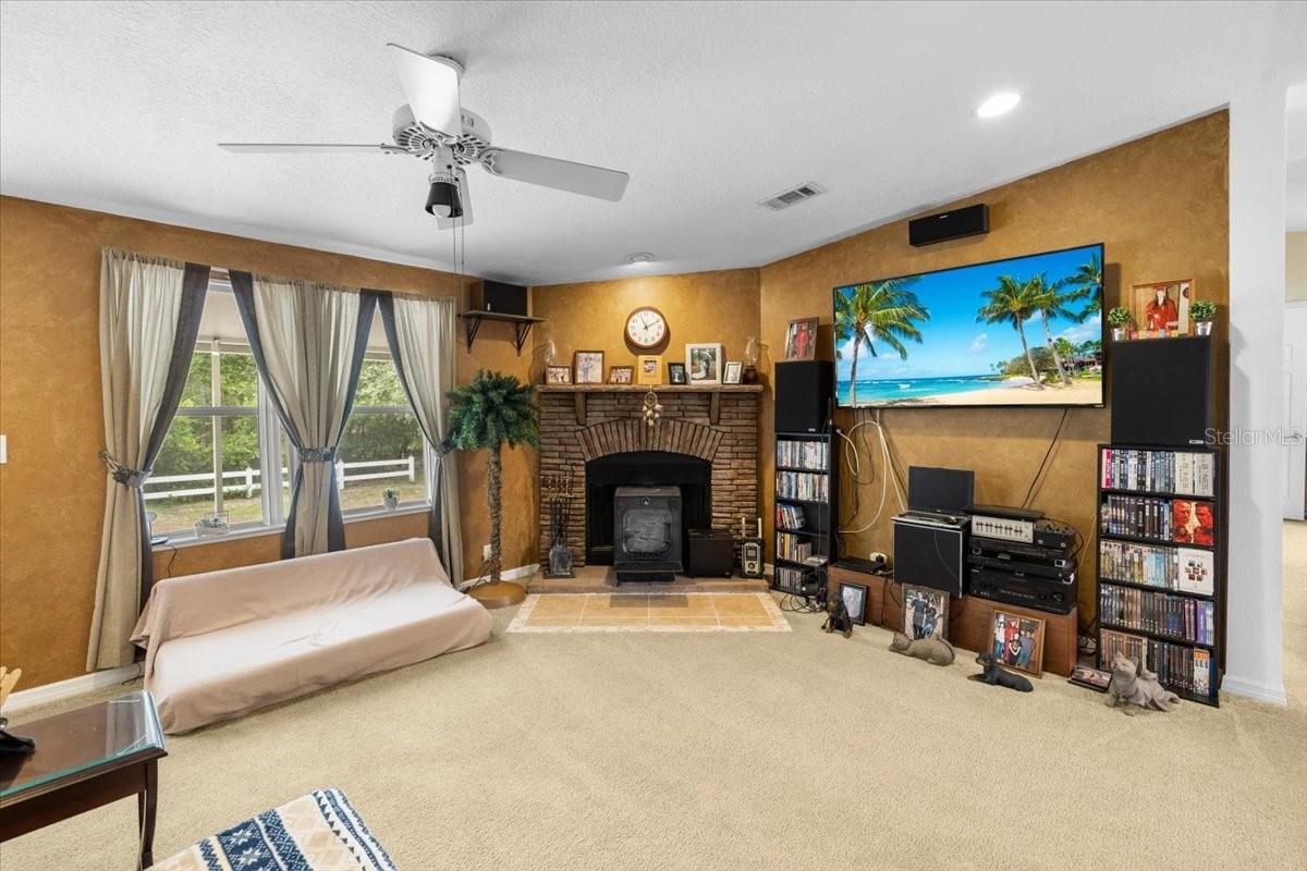 ACREAGE - Residential