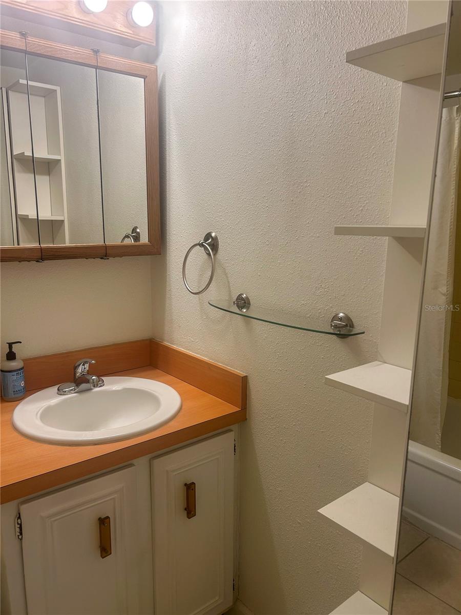 BAYSHORE TRACE - Residential Lease