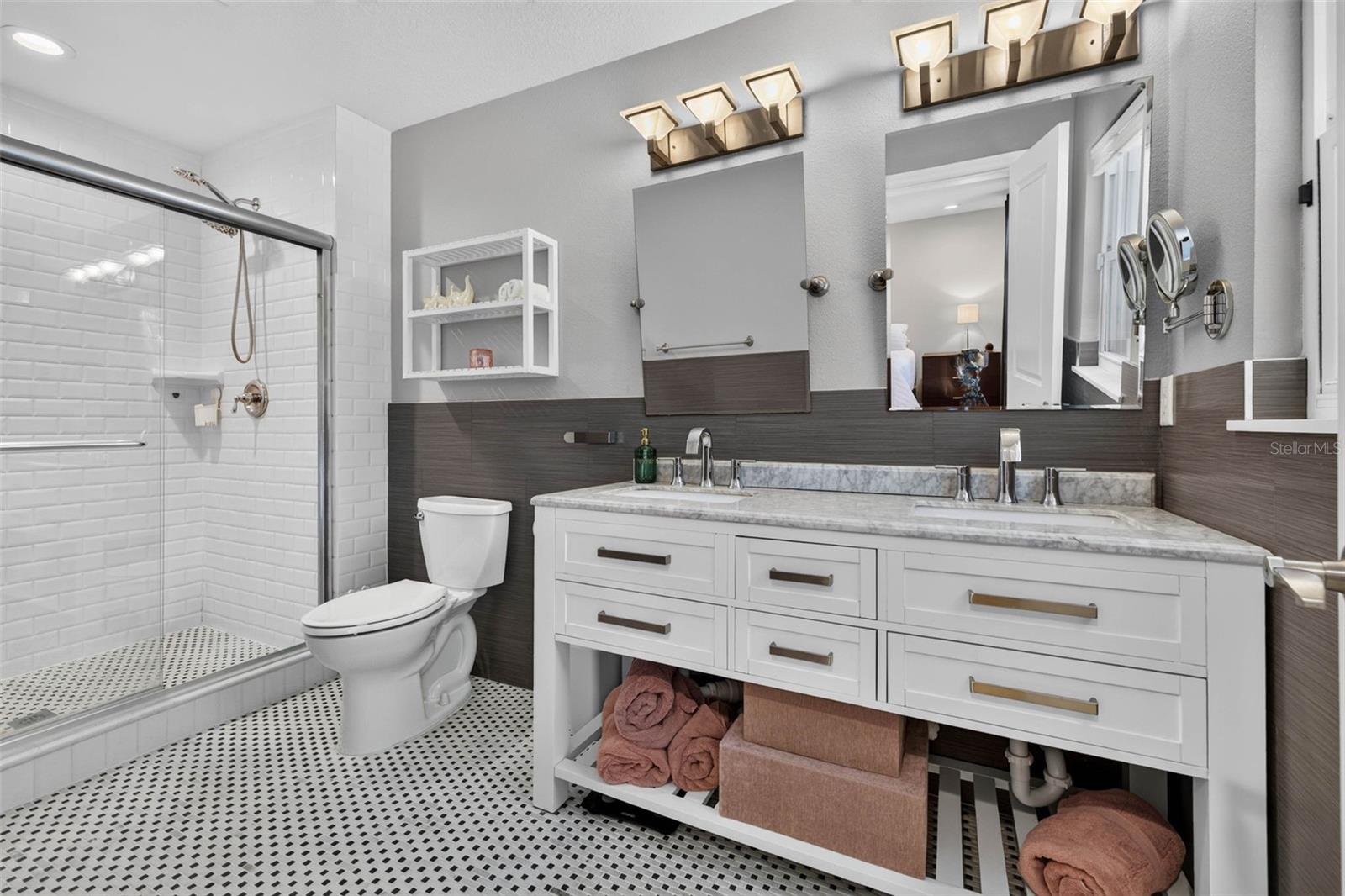 BOCA CIEGA ESTATES - Residential