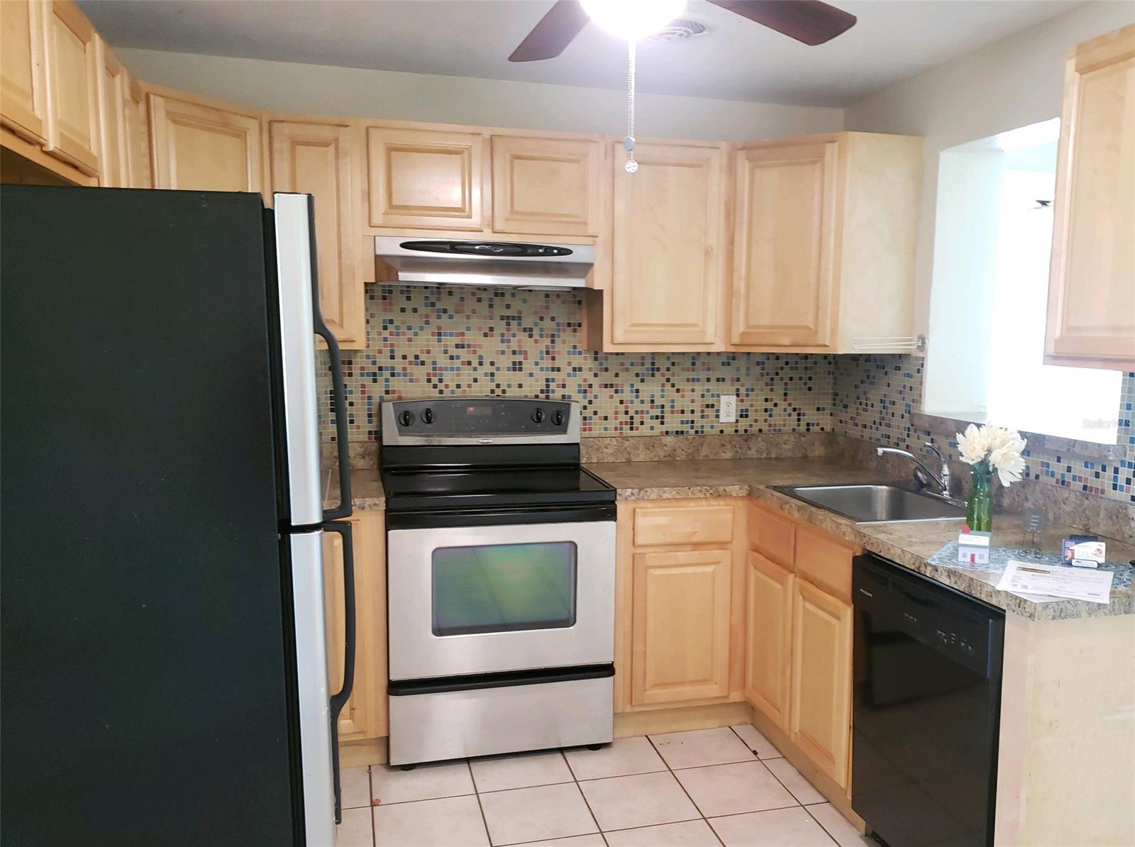 Edgewater Acres Unit 05 Resub - Residential Lease