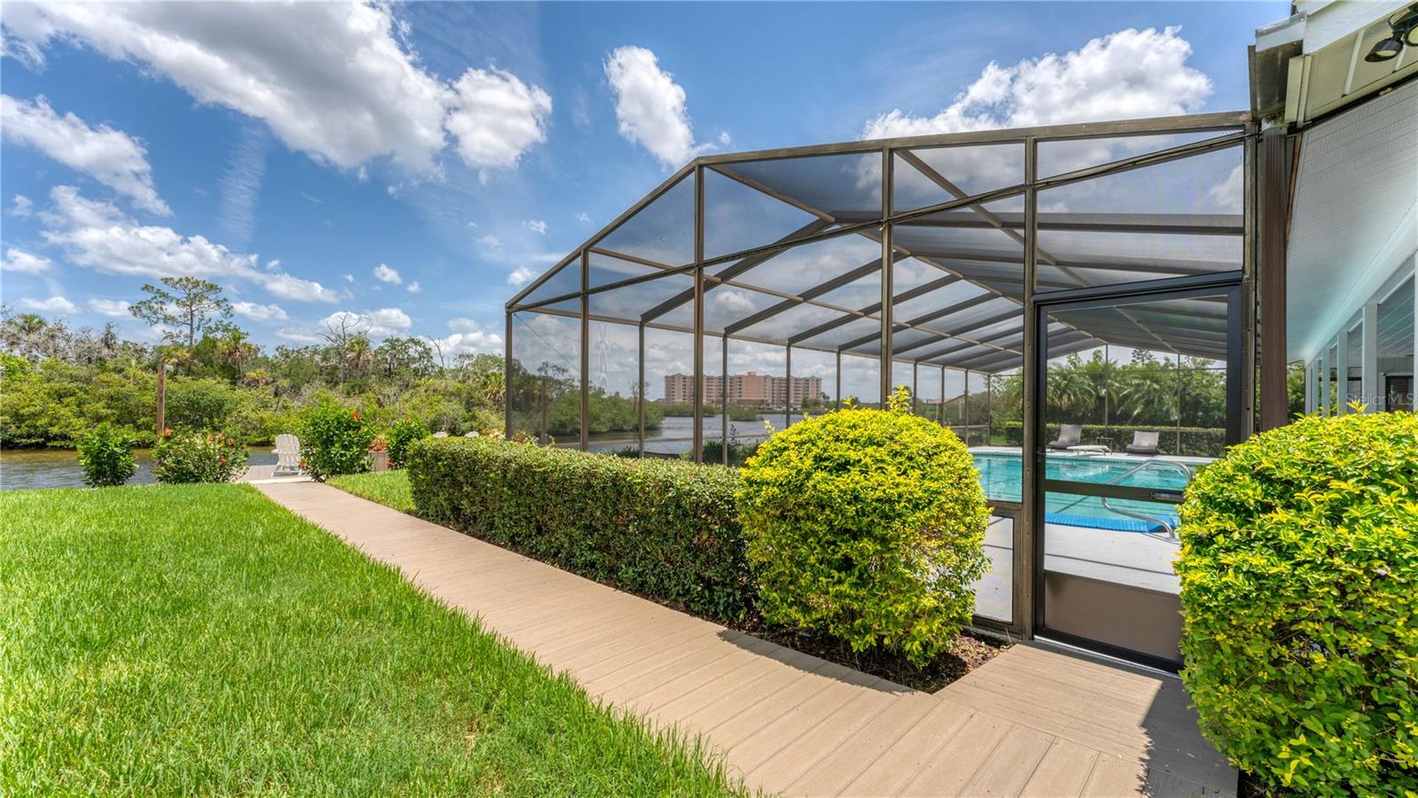 GULF HARBORS WOODLANDS - Residential
