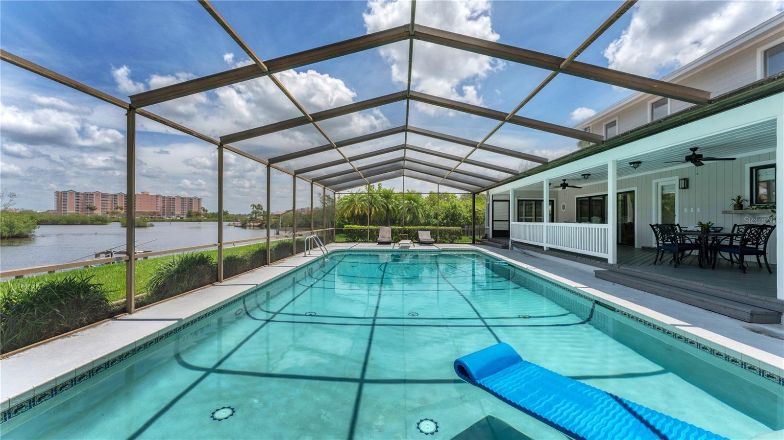 GULF HARBORS WOODLANDS - Residential