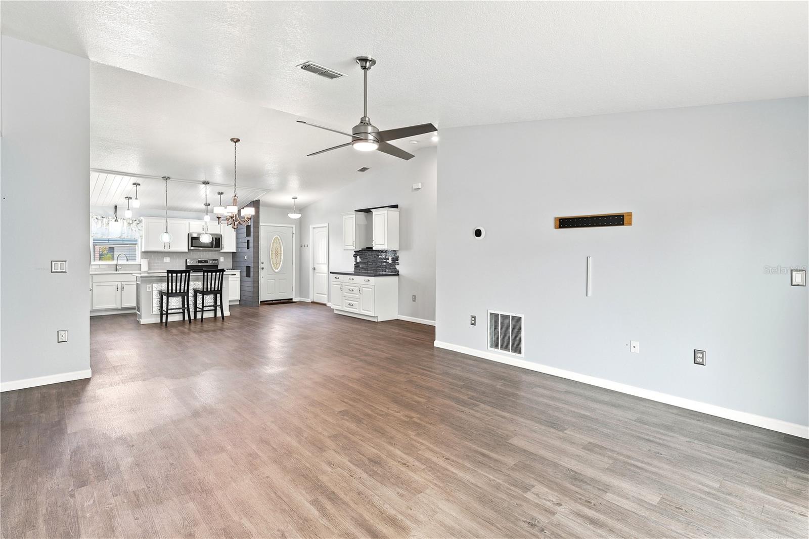 PLAT OF ROYAL PALMS - Residential