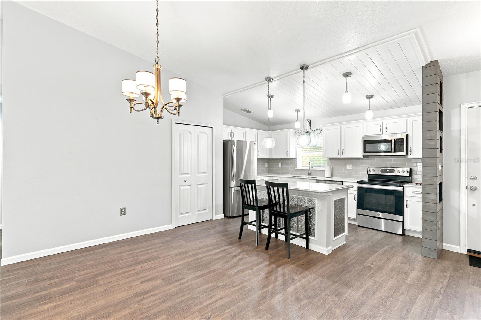 PLAT OF ROYAL PALMS - Residential