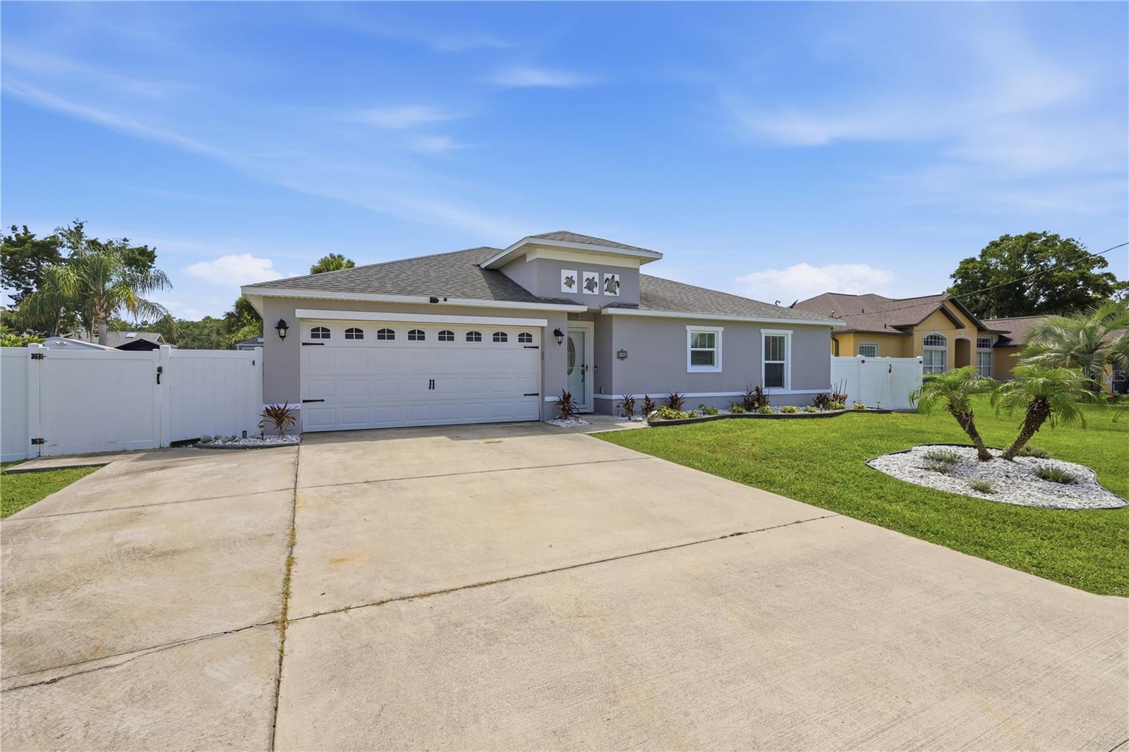 PLAT OF ROYAL PALMS - Residential