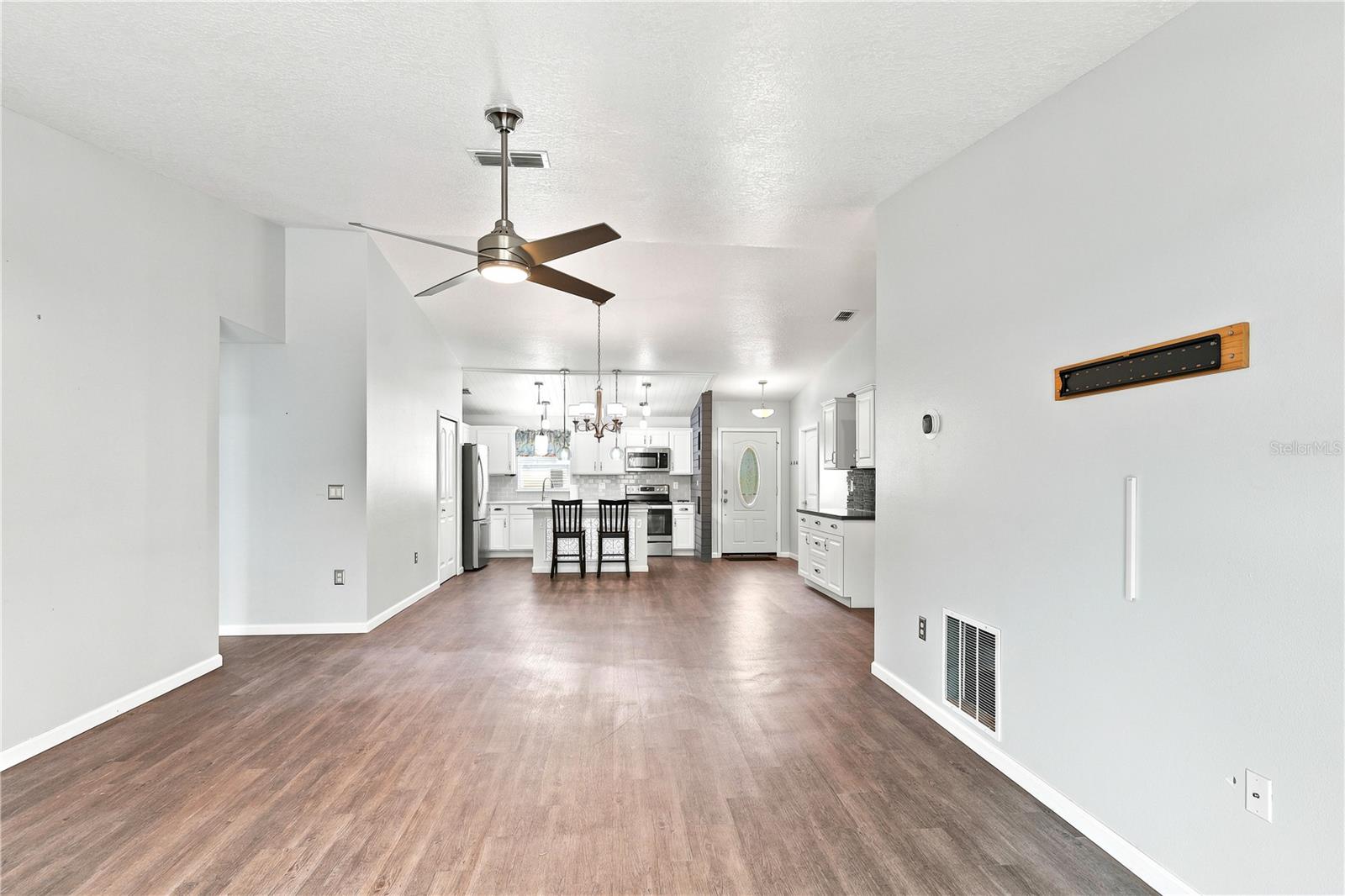 PLAT OF ROYAL PALMS - Residential