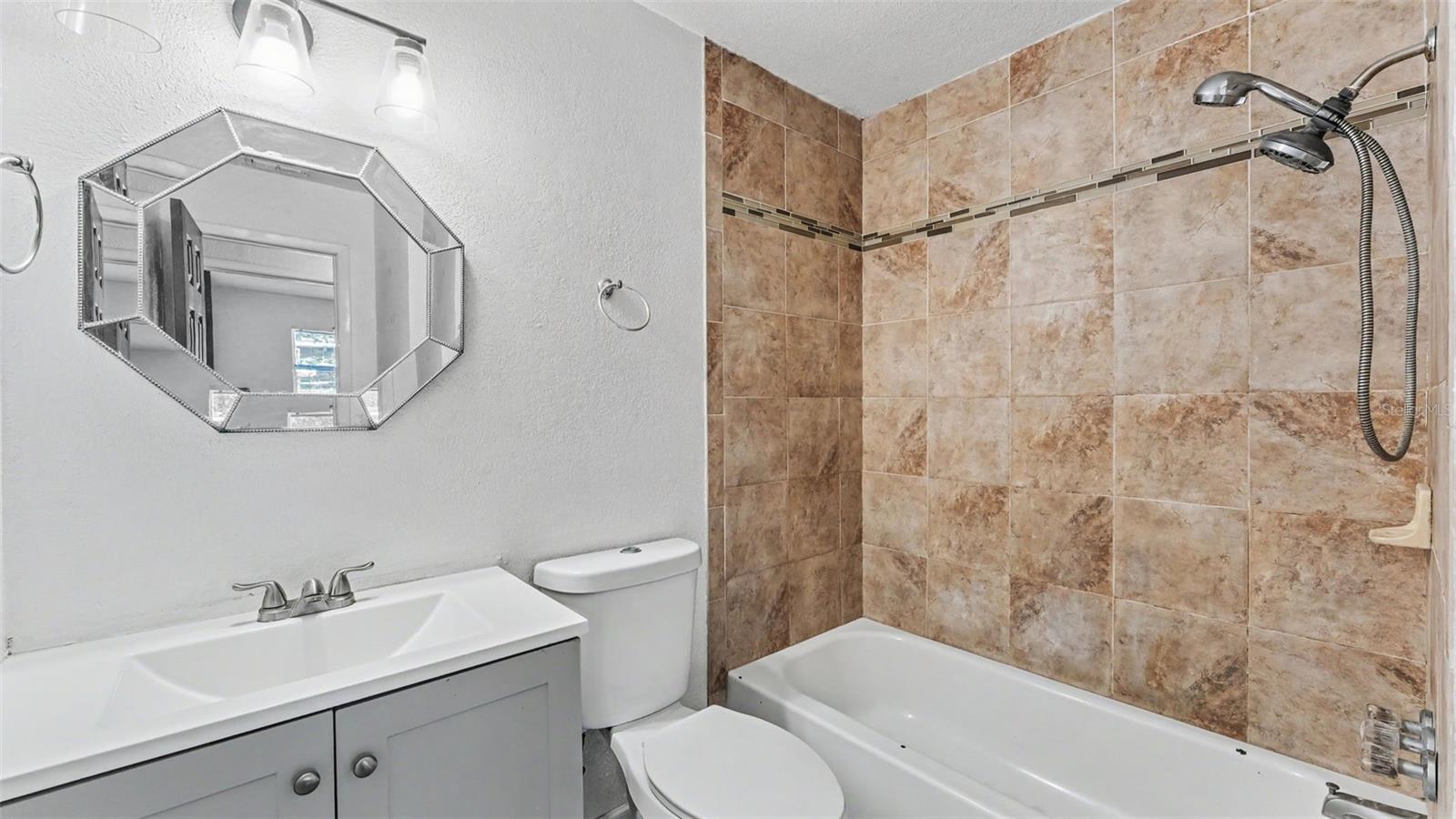 LAKE BONNET HILLS - Residential