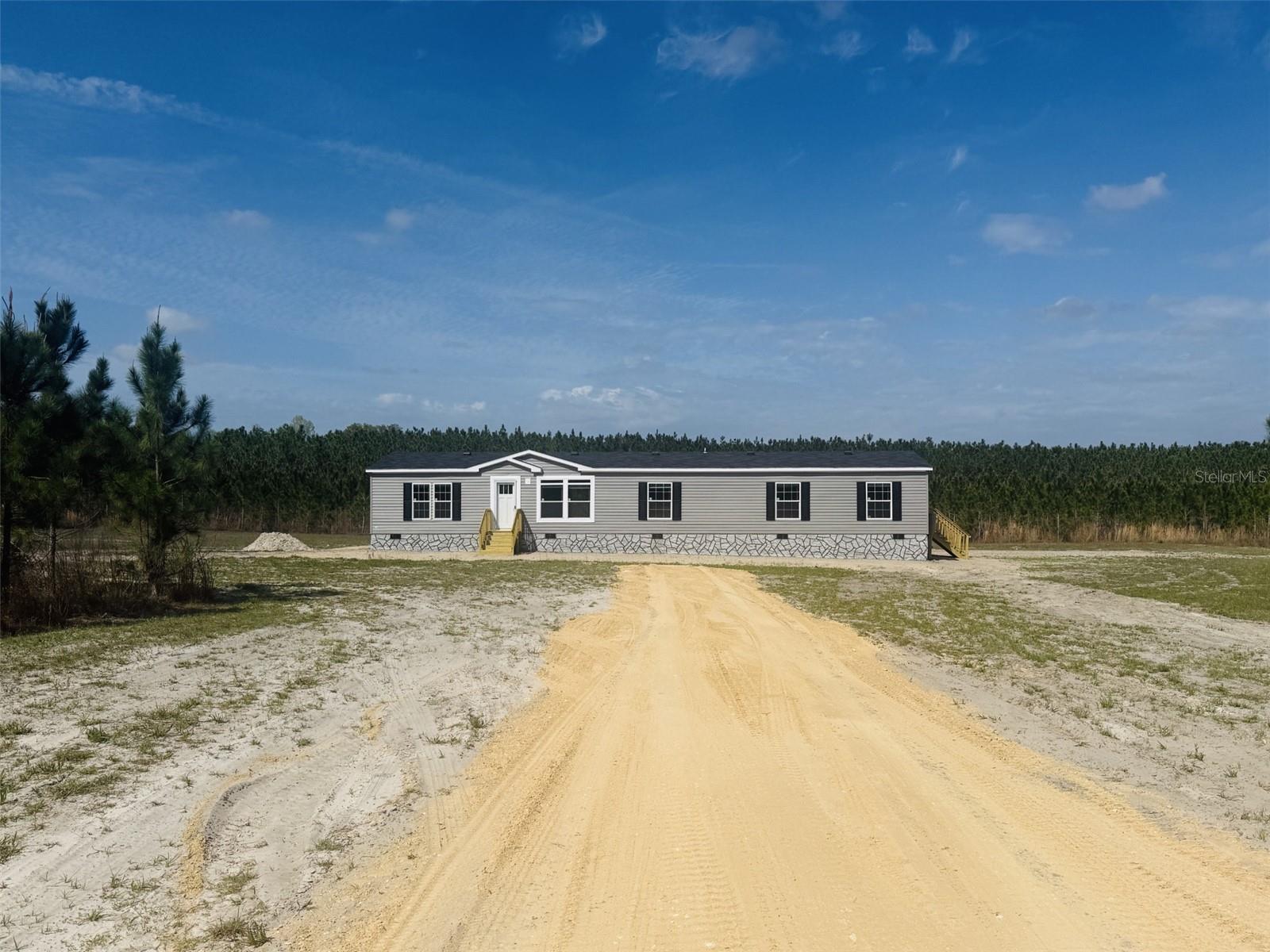 Brand new 8.63 acre 4Bed 3Bath HOME! Come see this tape/texture new model ( Tremor ). Home features a LRG Island kitchen with lots of cabinets- recessed lights- stainless/black appliances - base board, chair rail, and crown molding- vinyl and carpet- his/hers- garden tub and separate walk n shower- great closets - and more. Worth the look..