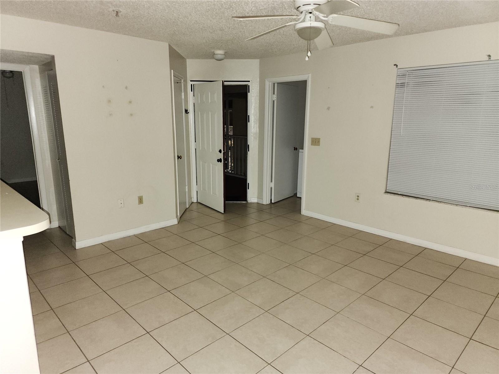 LANDING A CONDO - Residential
