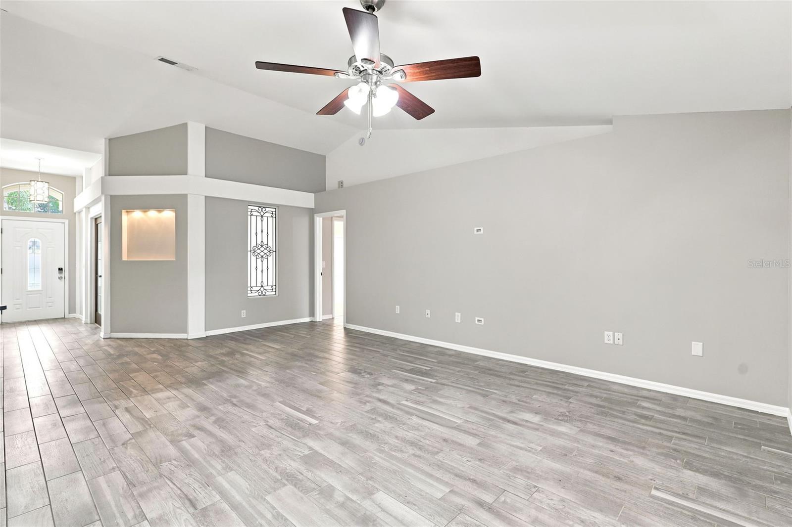 DELTONA LAKES UNIT 05 - Residential