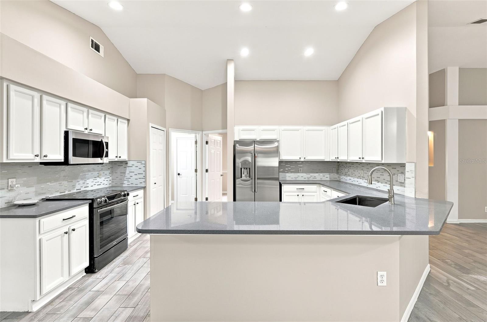 DELTONA LAKES UNIT 05 - Residential