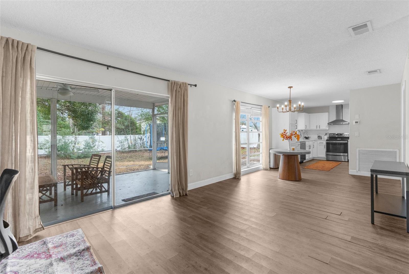 SPRING HILL - Residential