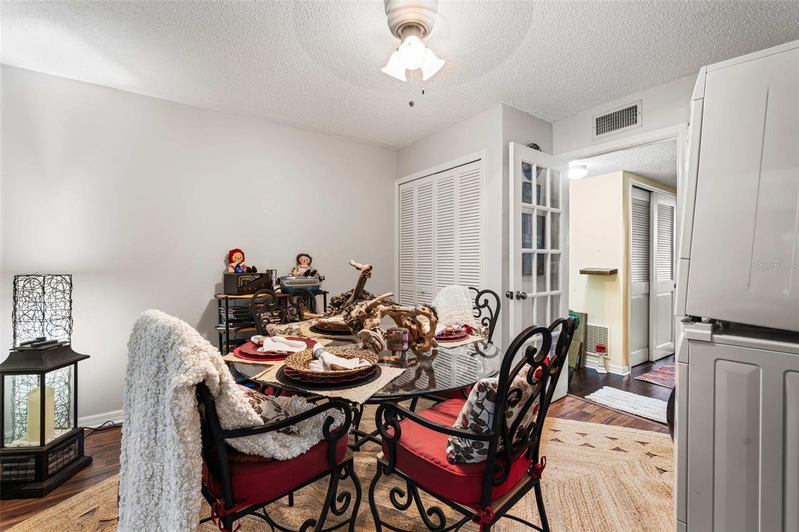LEESBURG COACH HOUSES AT LEESBUG CONDO - Residential