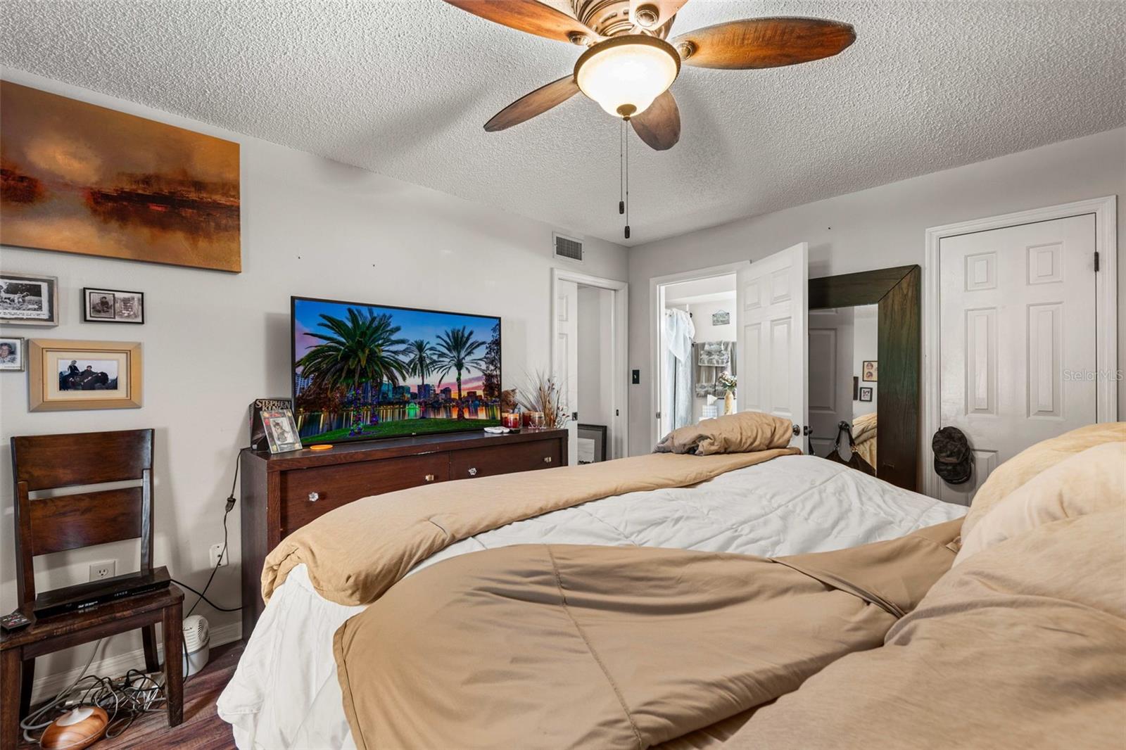 LEESBURG COACH HOUSES AT LEESBUG CONDO - Residential