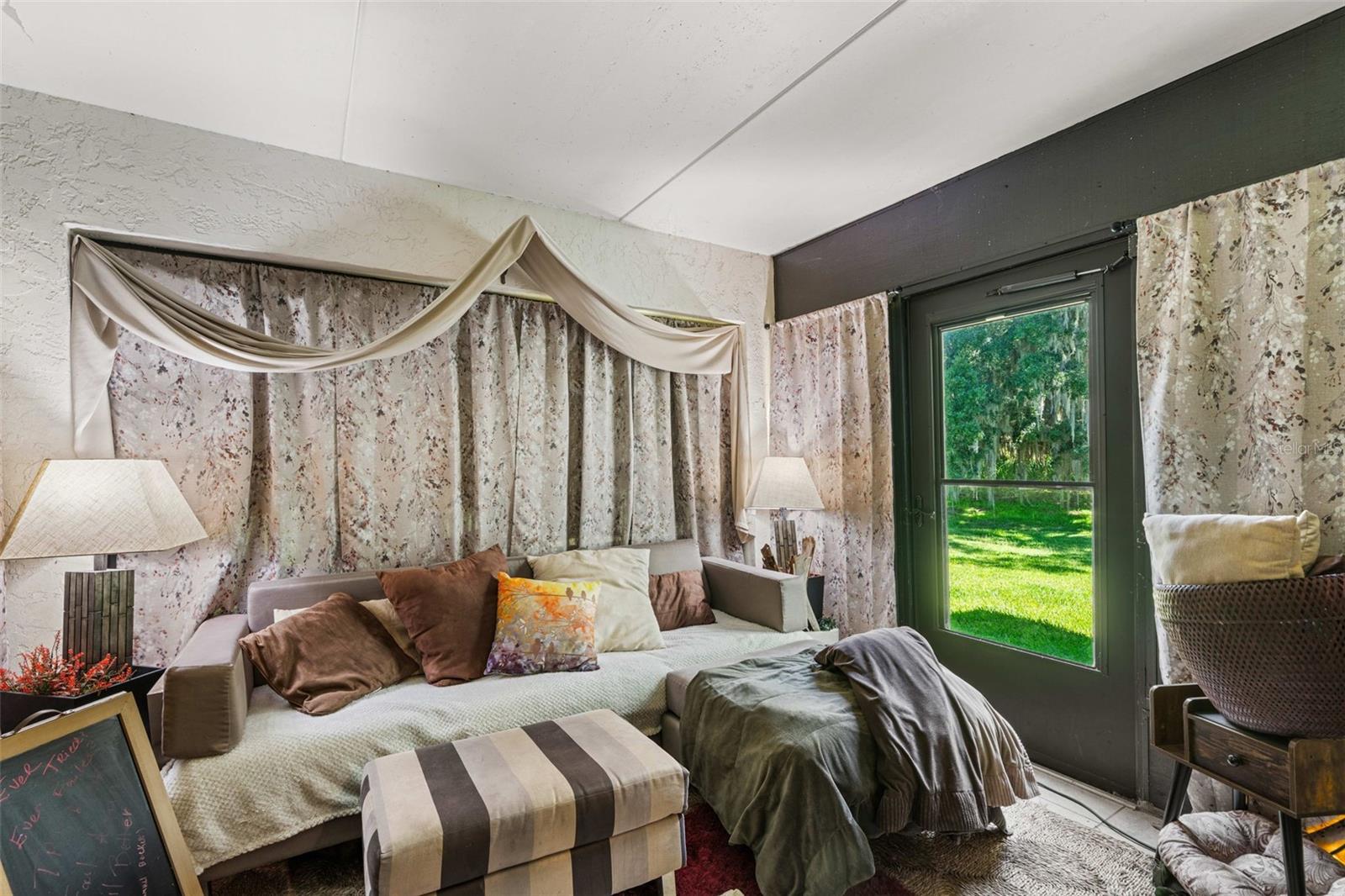 LEESBURG COACH HOUSES AT LEESBUG CONDO - Residential