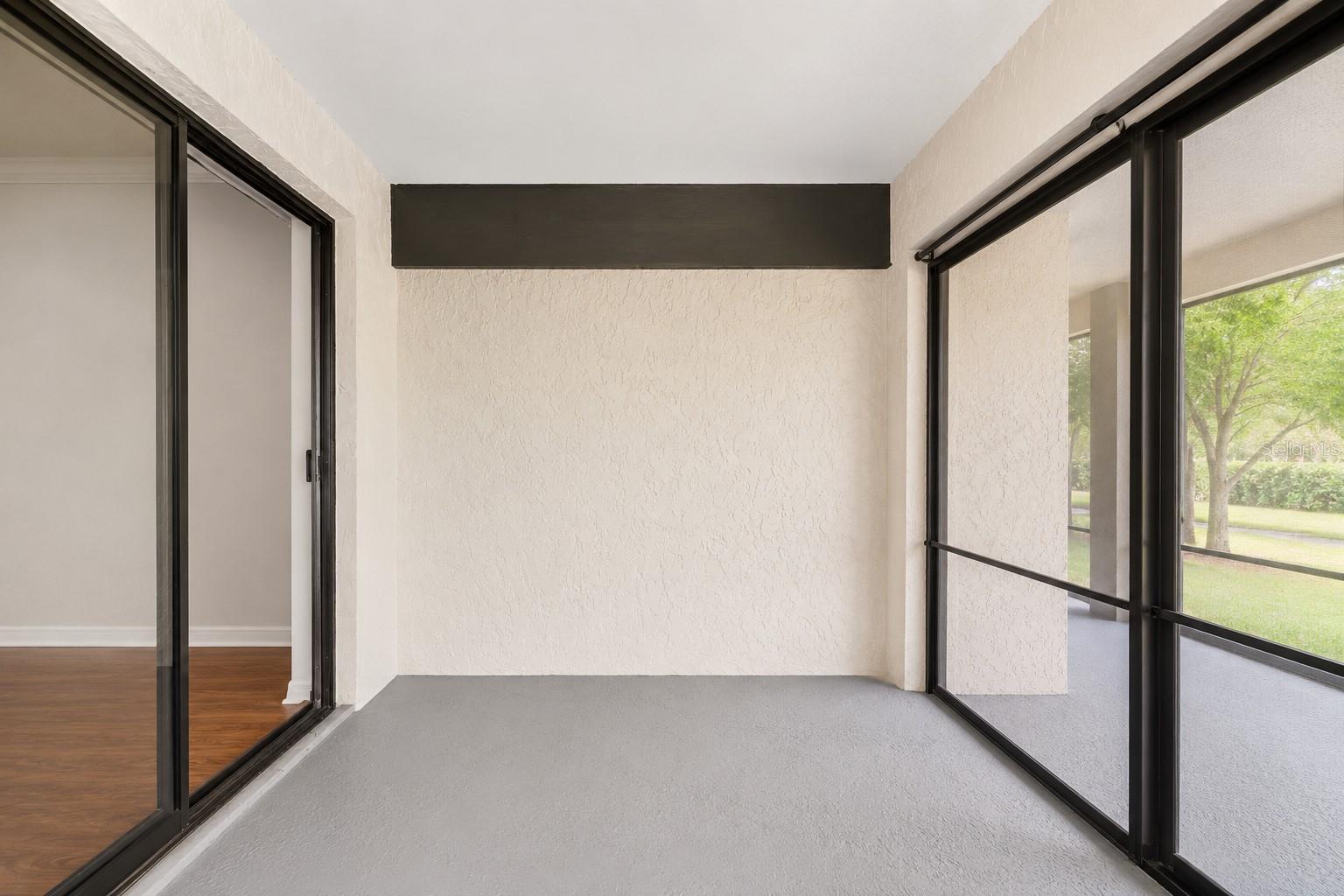 LEESBURG COACH HOUSES AT LEESBUG CONDO - Residential