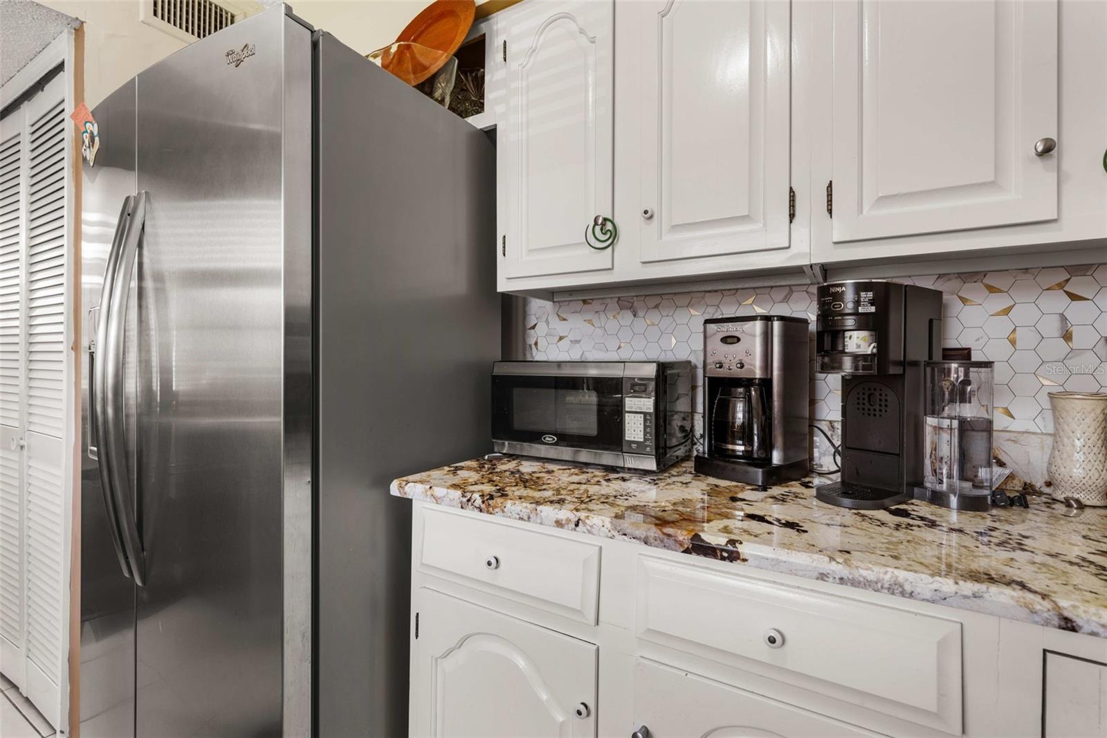 LEESBURG COACH HOUSES AT LEESBUG CONDO - Residential