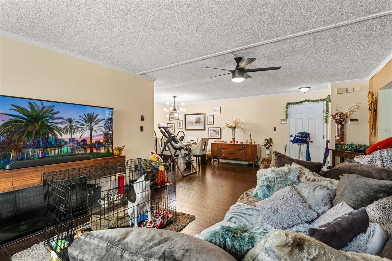 LEESBURG COACH HOUSES AT LEESBUG CONDO - Residential