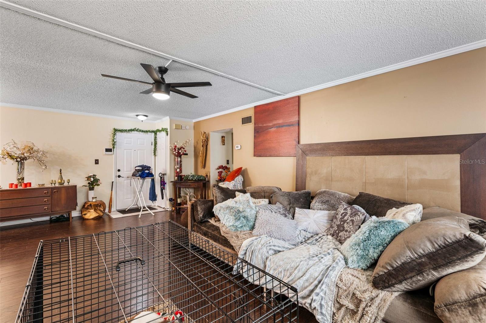 LEESBURG COACH HOUSES AT LEESBUG CONDO - Residential