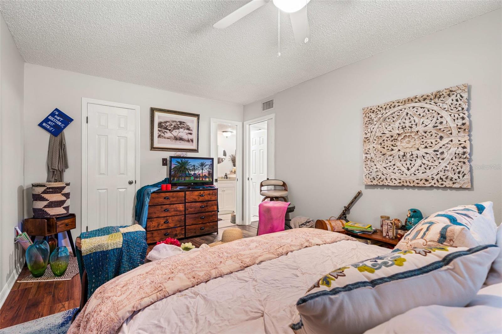 LEESBURG COACH HOUSES AT LEESBUG CONDO - Residential