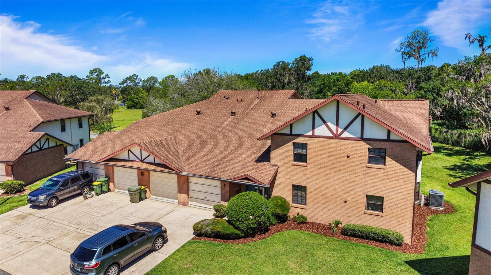LEESBURG COACH HOUSES AT LEESBUG CONDO - Residential