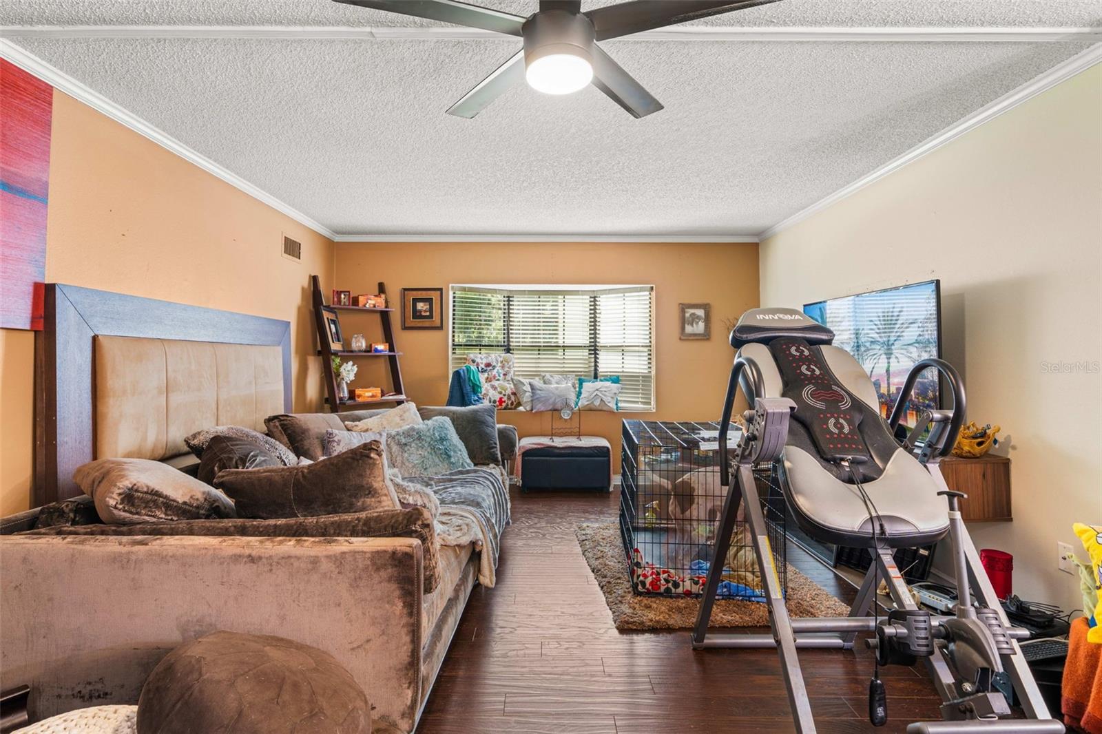 LEESBURG COACH HOUSES AT LEESBUG CONDO - Residential