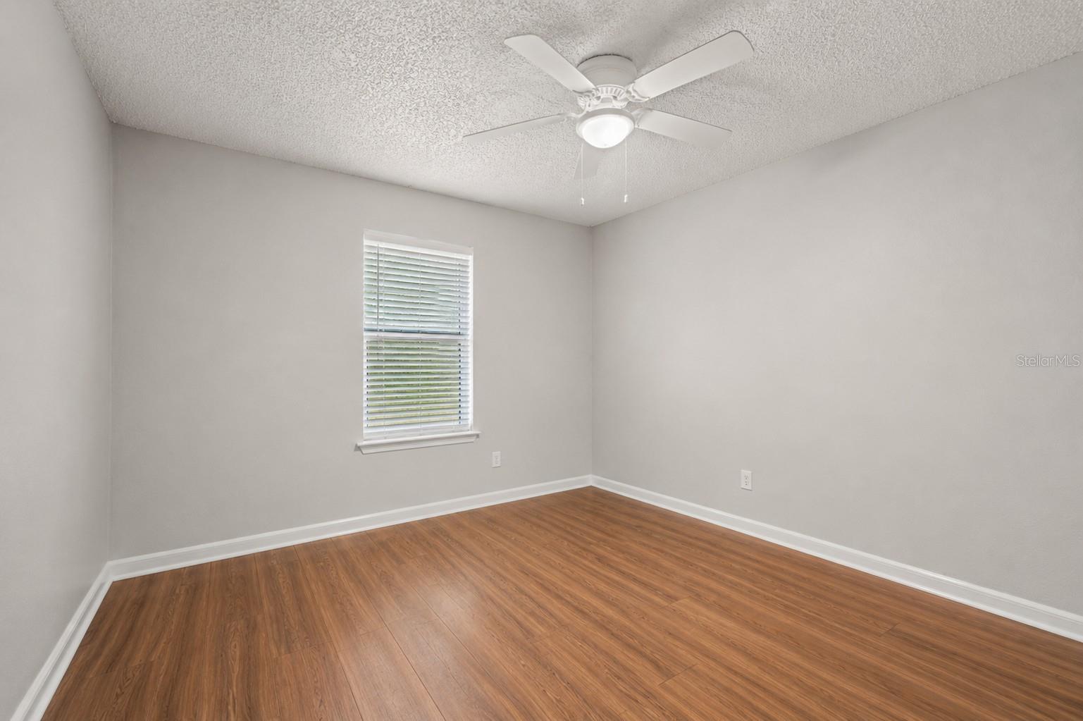 LEESBURG COACH HOUSES AT LEESBUG CONDO - Residential