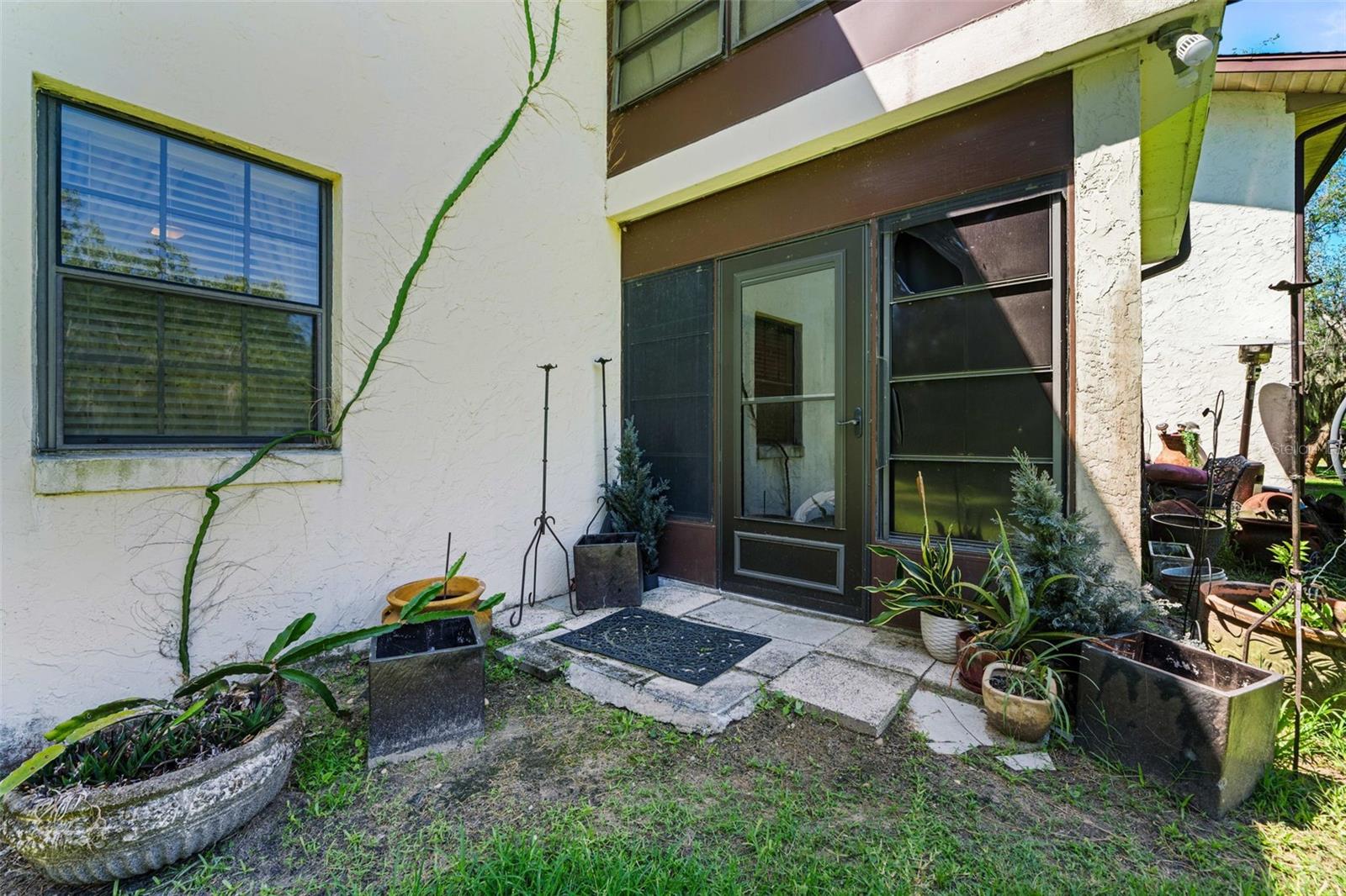 LEESBURG COACH HOUSES AT LEESBUG CONDO - Residential
