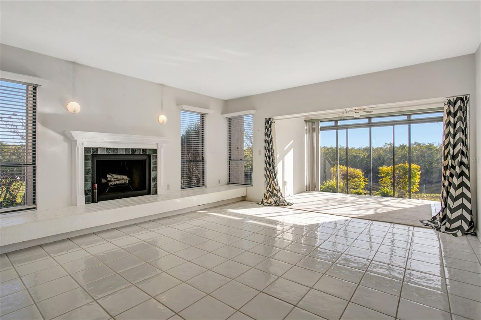BAY HOLLOW - Residential