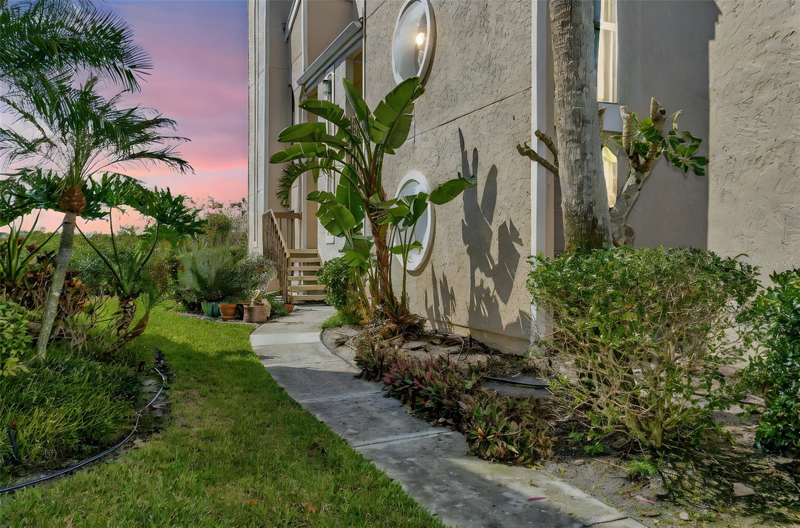 BAY HOLLOW - Residential
