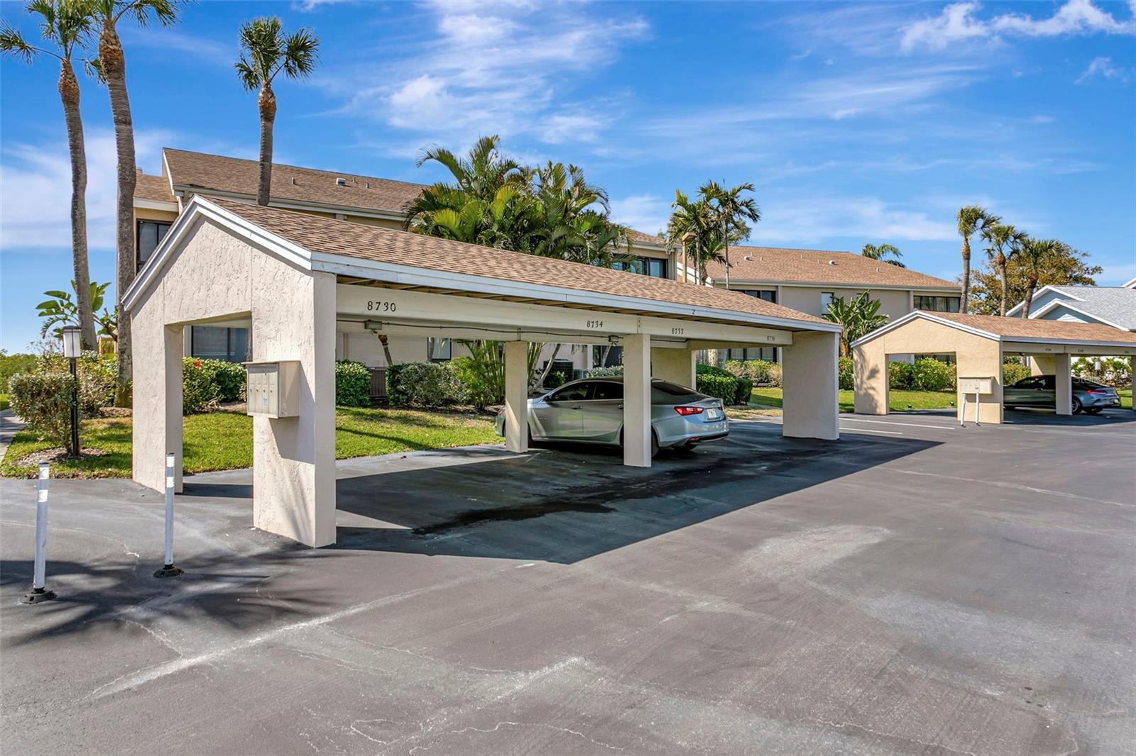 BAY HOLLOW - Residential